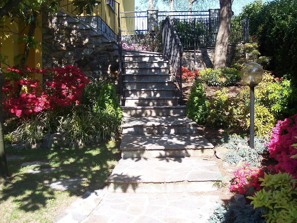 Villa Mimosa Colico Aparthotel
